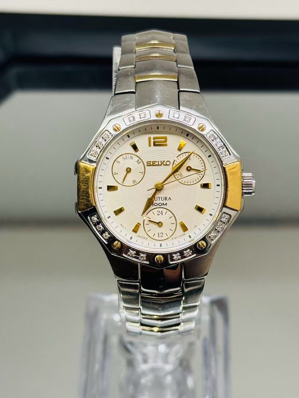 Seiko Futura 5Y89-0A3A Quartz Women’s Watch Day Date 100M 31mm New Battery Runs